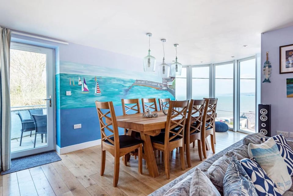 Stunning 5 En Suite Bedrooms Home with Sea Views House in New Quay