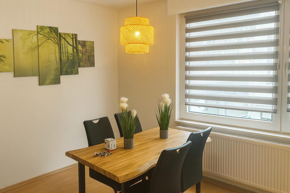 C&V A01 5 Personen 3 Zimmer Zentral WLAN Smart TV Boxspringbett Apartment in Kaiserslautern