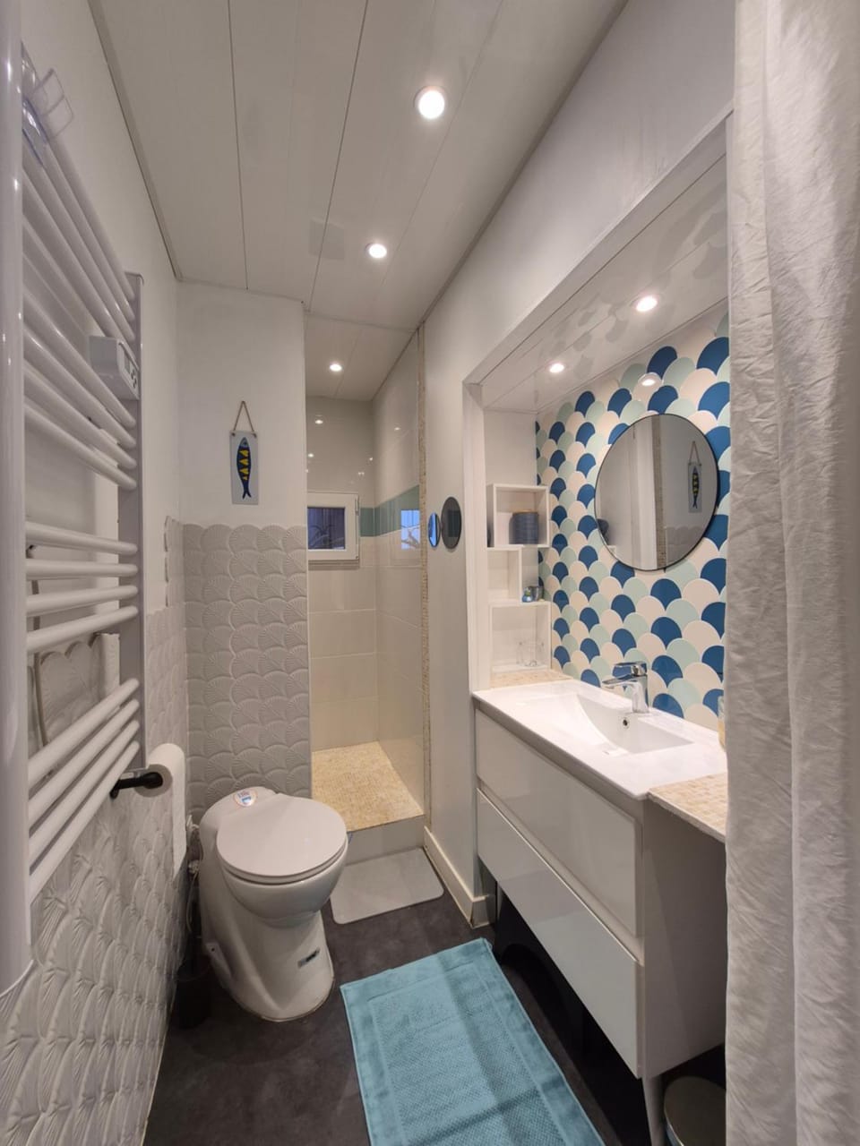 Shower, Toilet, Bathroom