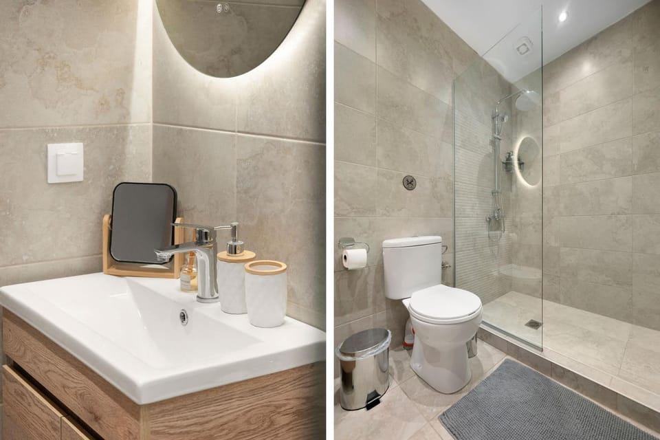 Shower, Toilet, Bathroom, Bath, bidet, towels