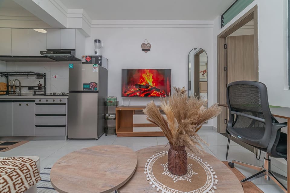 Kitchen or kitchenette, Living room, Seating area, Dining area, stove