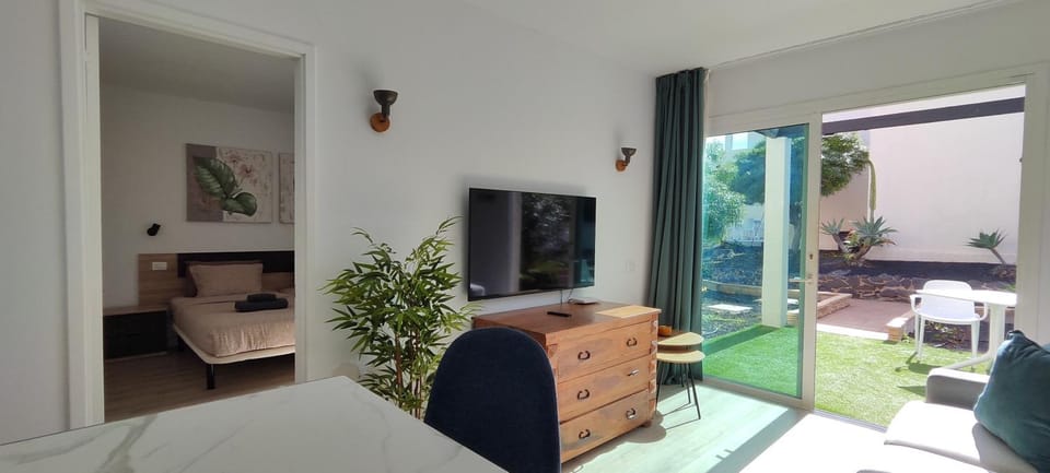 Garden, TV and multimedia, Living room, Bedroom, Garden view