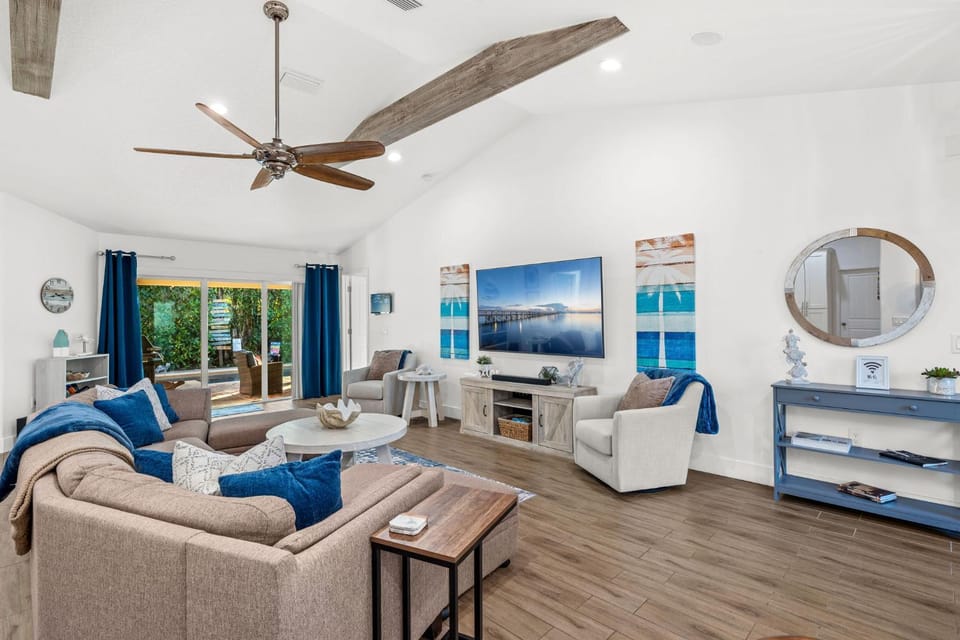 TV and multimedia, Living room, Seating area