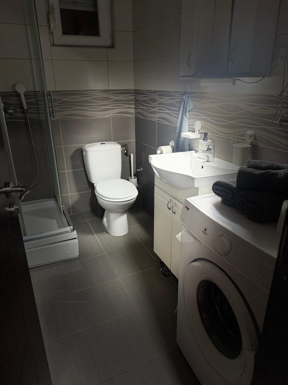 Toilet, Bathroom, washing machine
