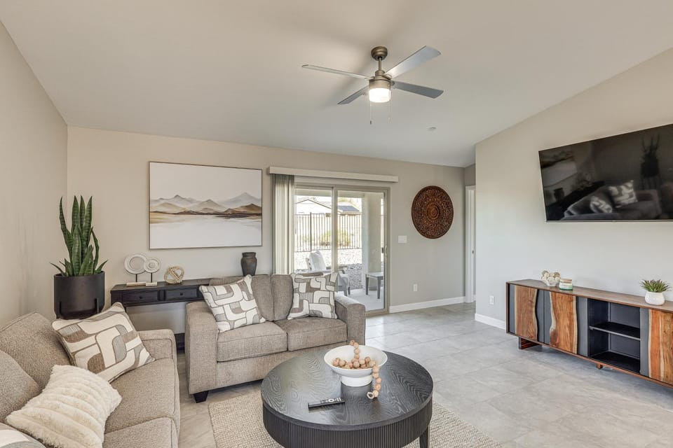 4 Mi to Lake Havasu State Park! Retreat w/ Hot Tub House in Lake Havasu City