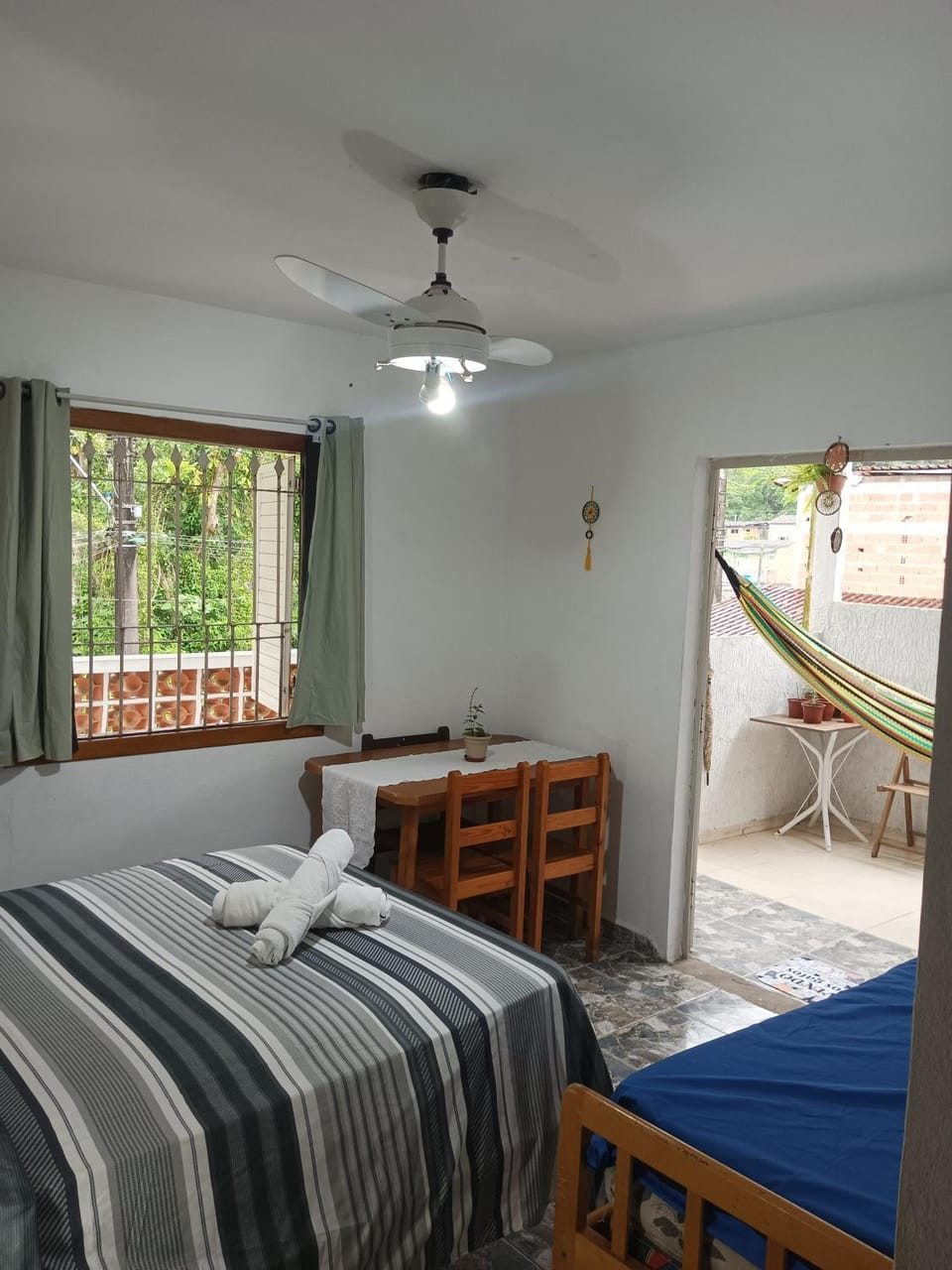 Bed, Photo of the whole room, Dining area, Bedroom