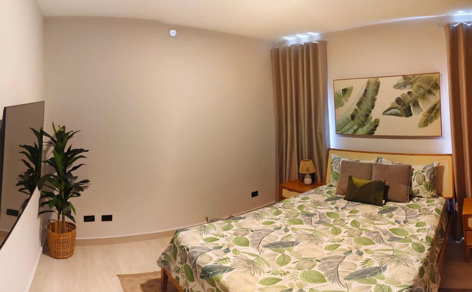 Bed, TV and multimedia, Bedroom