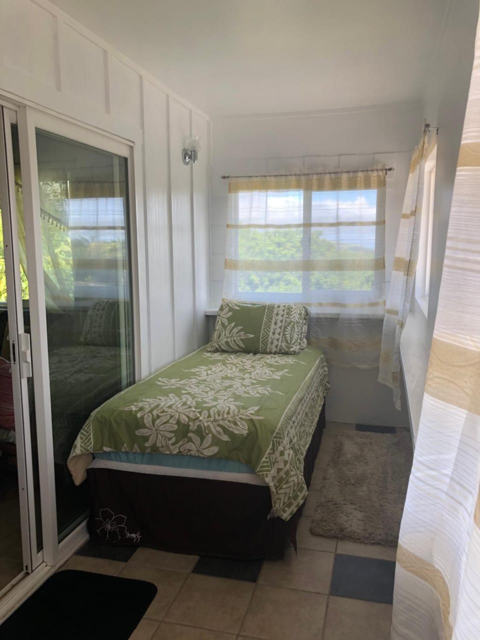 The Gray House House in Big Island