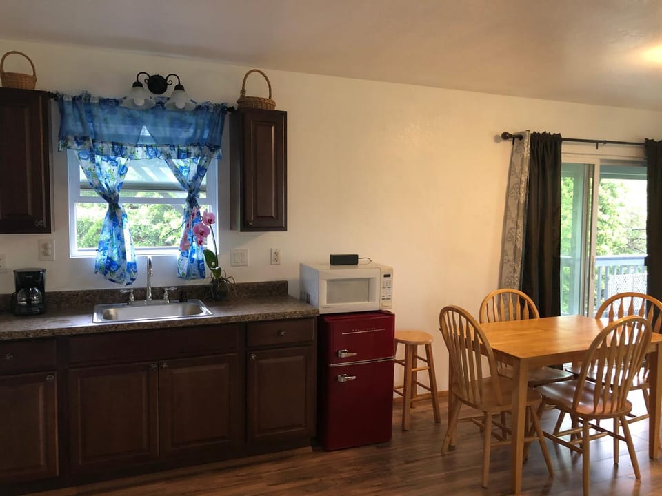 The Gray House House in Big Island