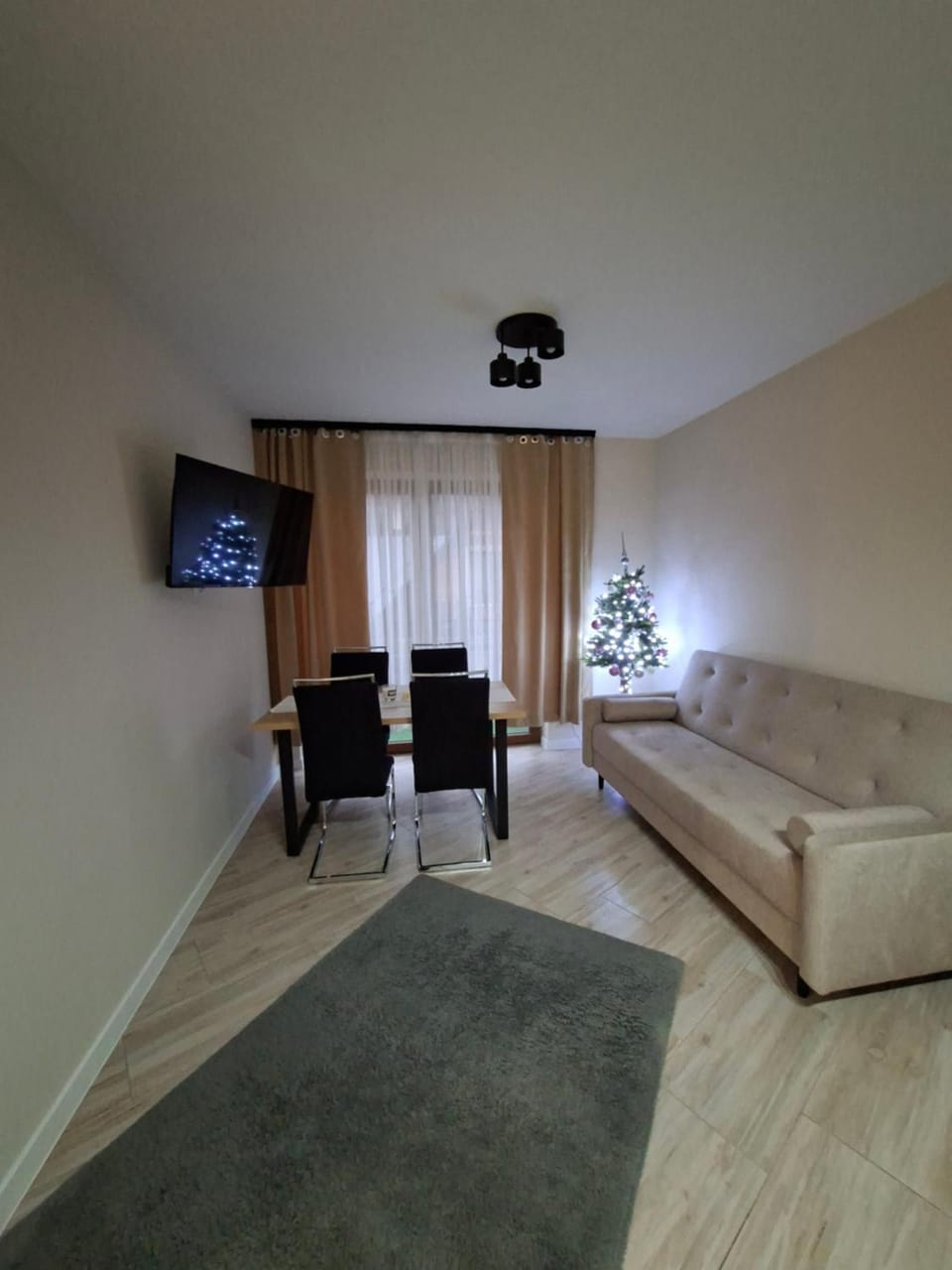 Communal lounge/ TV room, Living room, Seating area, Evening entertainment