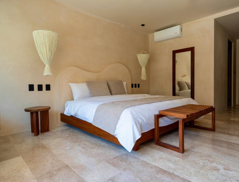 Bed, Photo of the whole room, Bedroom, air conditioner