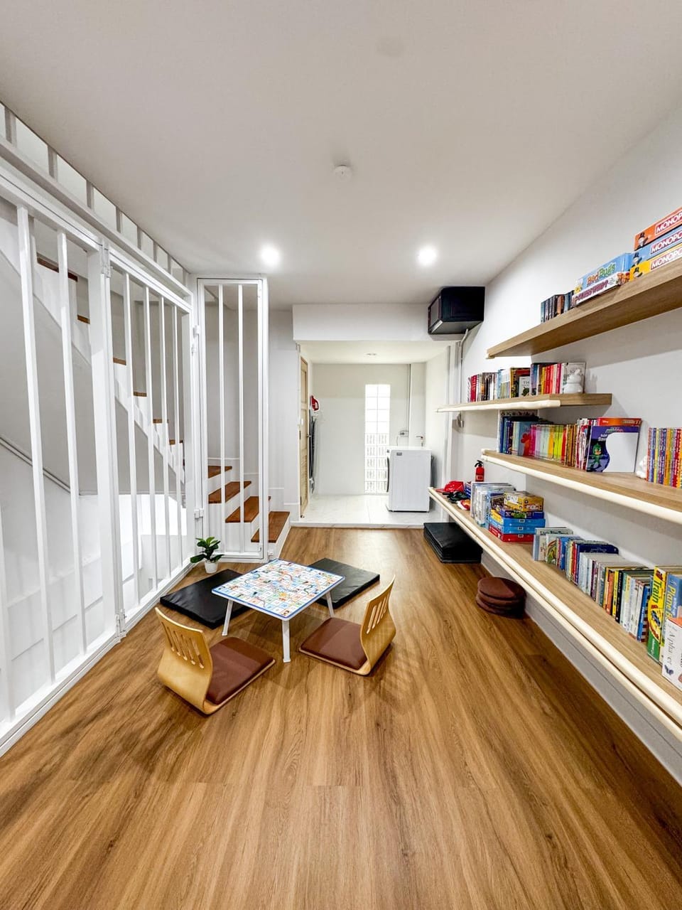 Library, Living room, Seating area