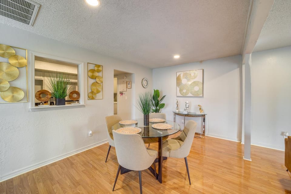 5 Mi to Route 66 Fun! Tulsa Towhome w/ Game Room House in Tulsa