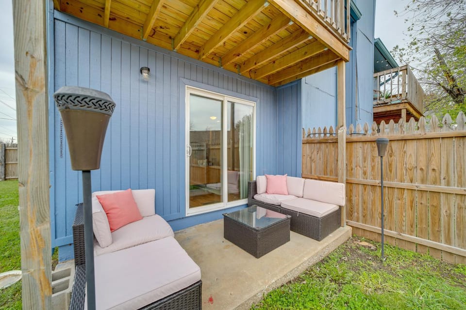 5 Mi to Route 66 Fun! Tulsa Towhome w/ Game Room House in Tulsa