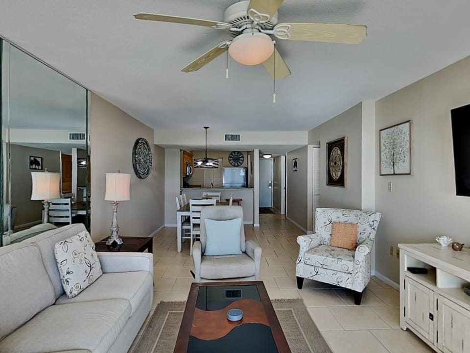 Kitchen or kitchenette, Living room, Seating area, Dining area, furniture, air conditioner
