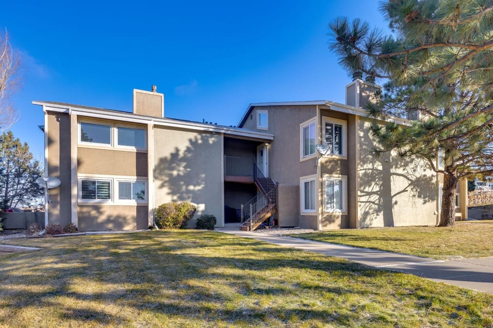 Pet-Friendly Condo w/ Mountain View in Monument! House in Monument