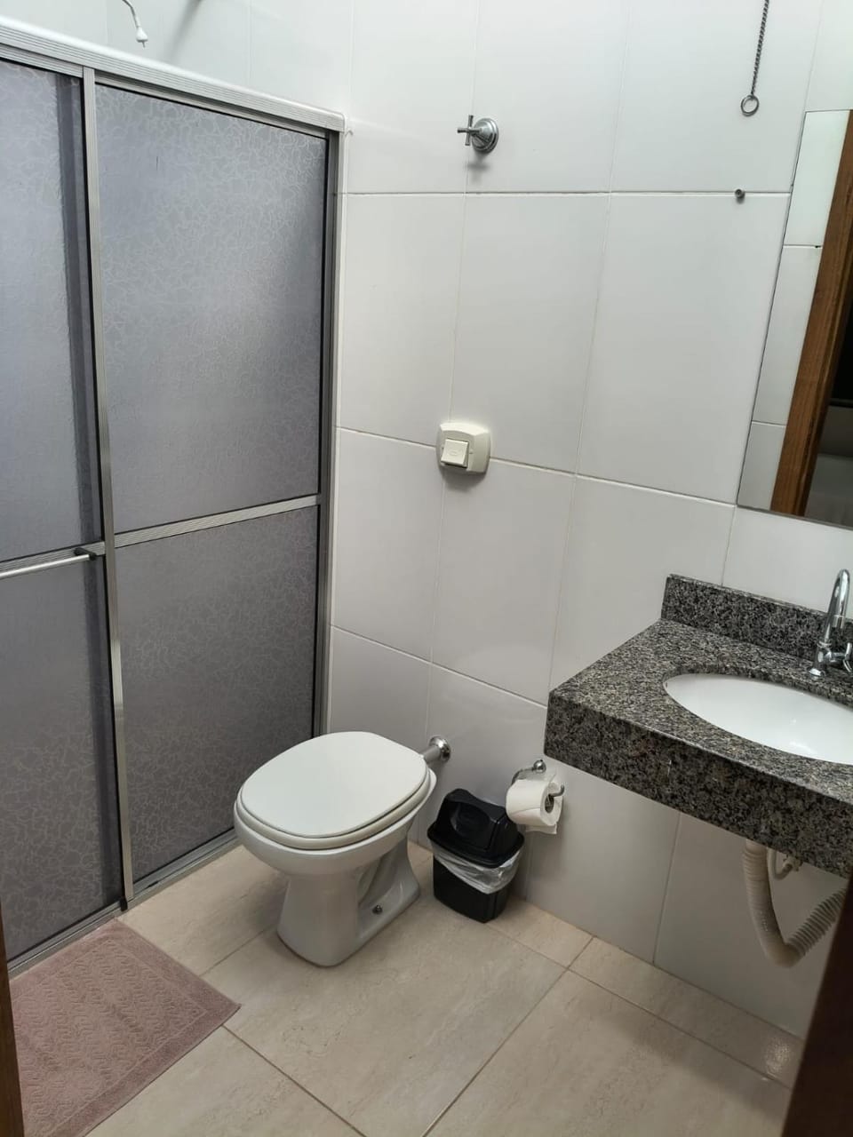 Suíte com ar, frigobar atende até 3 pessoas não a estacionamento Vacation rental in Sinop
