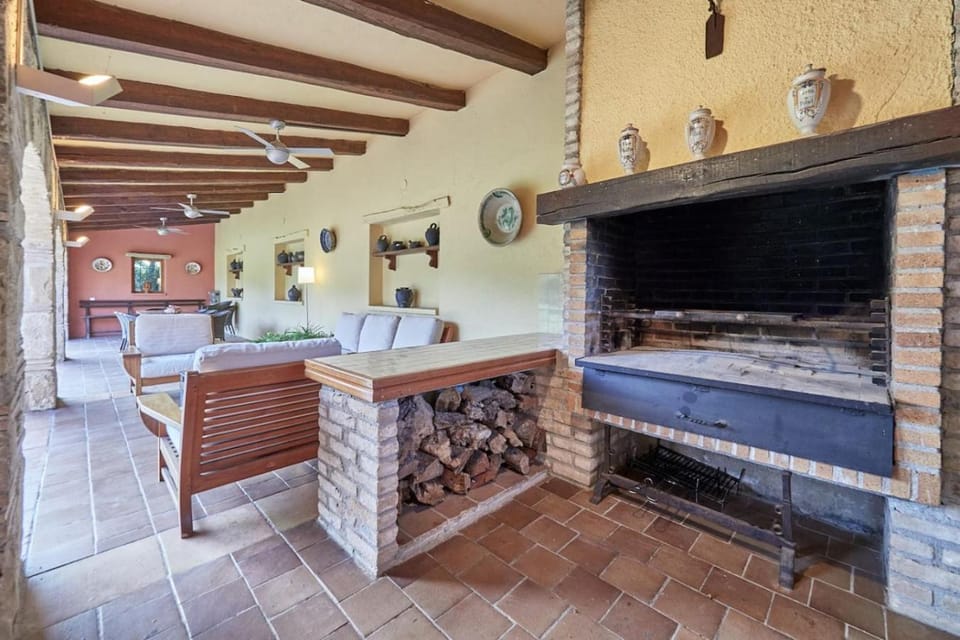 LuxRural Montserrat | Piscina con Vistas Únicas Villa in Catalonia