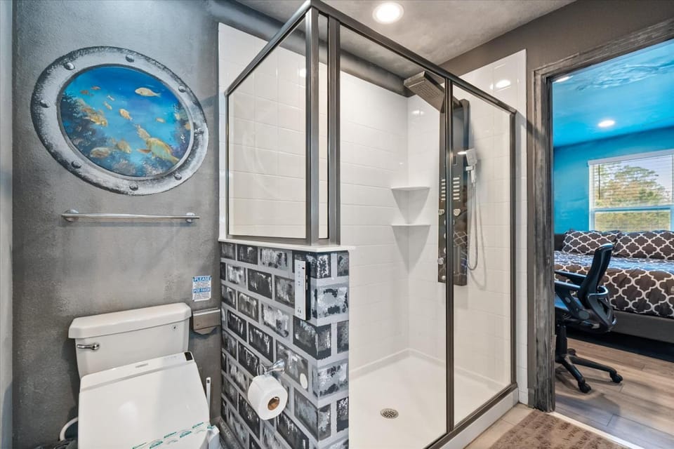 Shower, Toilet, Bathroom