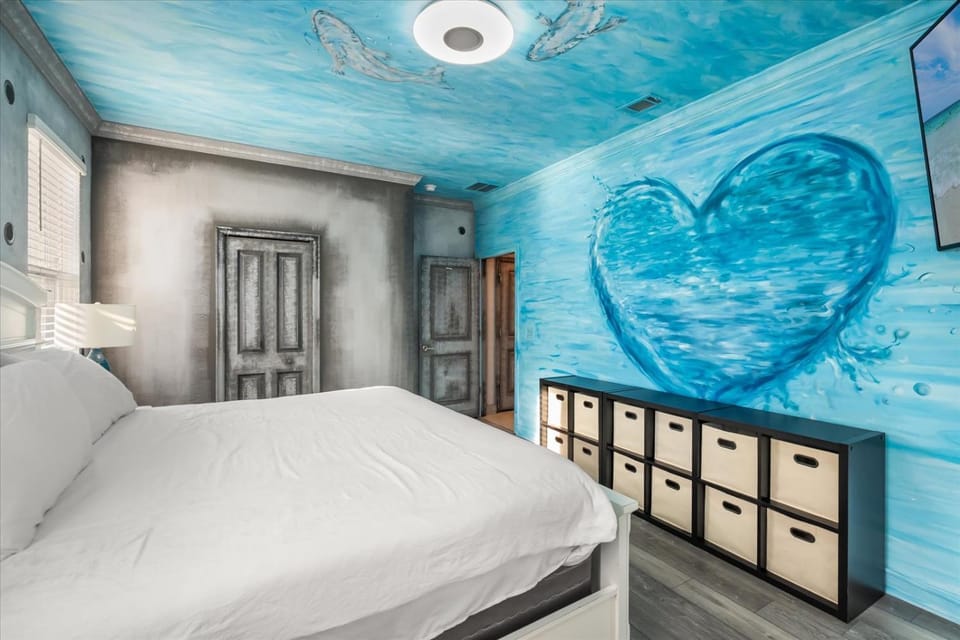 Bed, TV and multimedia, Photo of the whole room, Bedroom
