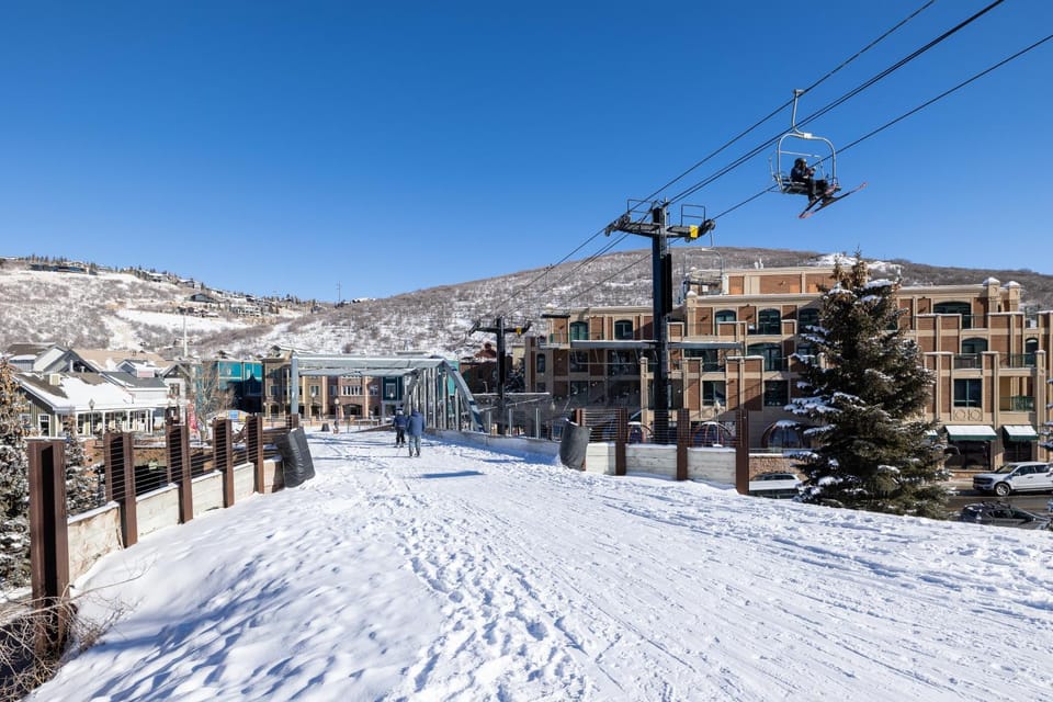 Ski in Ski out Main Street Balcony Hot Tub Apartment in Park City