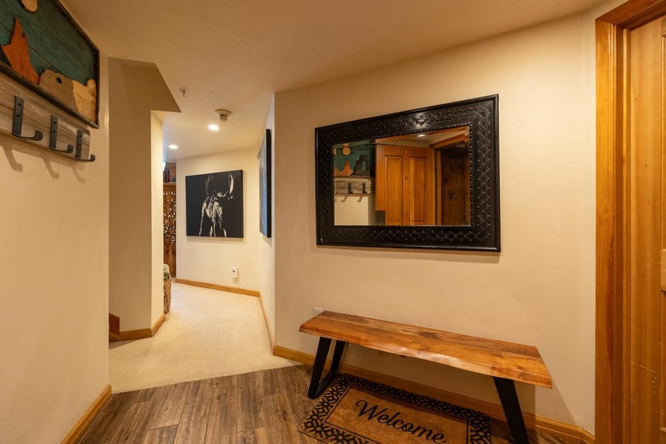 Ski in Ski out Main Street Balcony Hot Tub Apartment in Park City