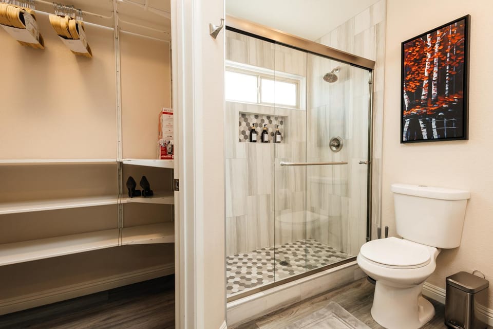 Fabulous Oasis in Las Vegas with Tesla Charger House in Paradise