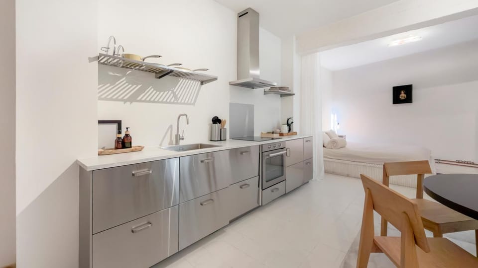 Cosy loft near City Centre, Terra CasaMia Apartment in Antwerp