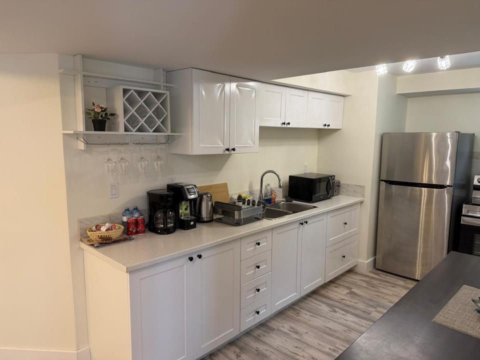 Coffee/tea facilities, Food and drinks, minibar, toaster