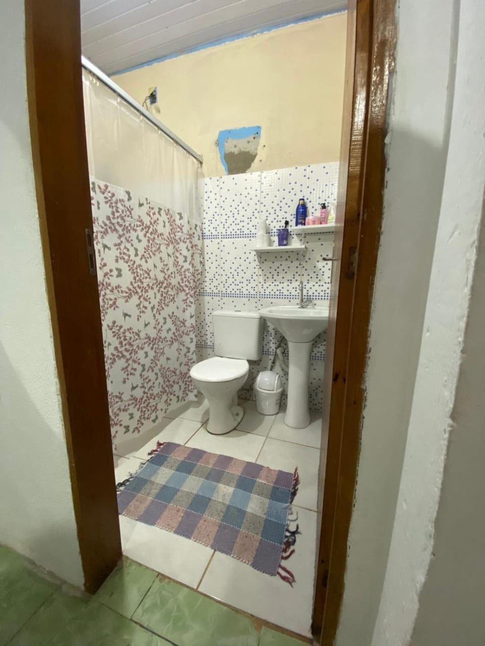 Alugo casa para 4 pessoas a 20 minutos da praia! House in Ilhabela