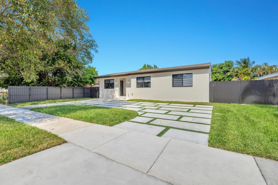 NEW house in Miami Casa Calle 19 by Dream Vacation Apartment in Coral Gables