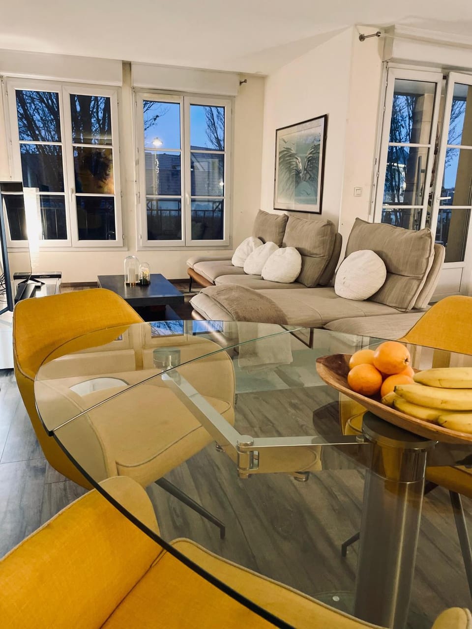 Living room, Dining area
