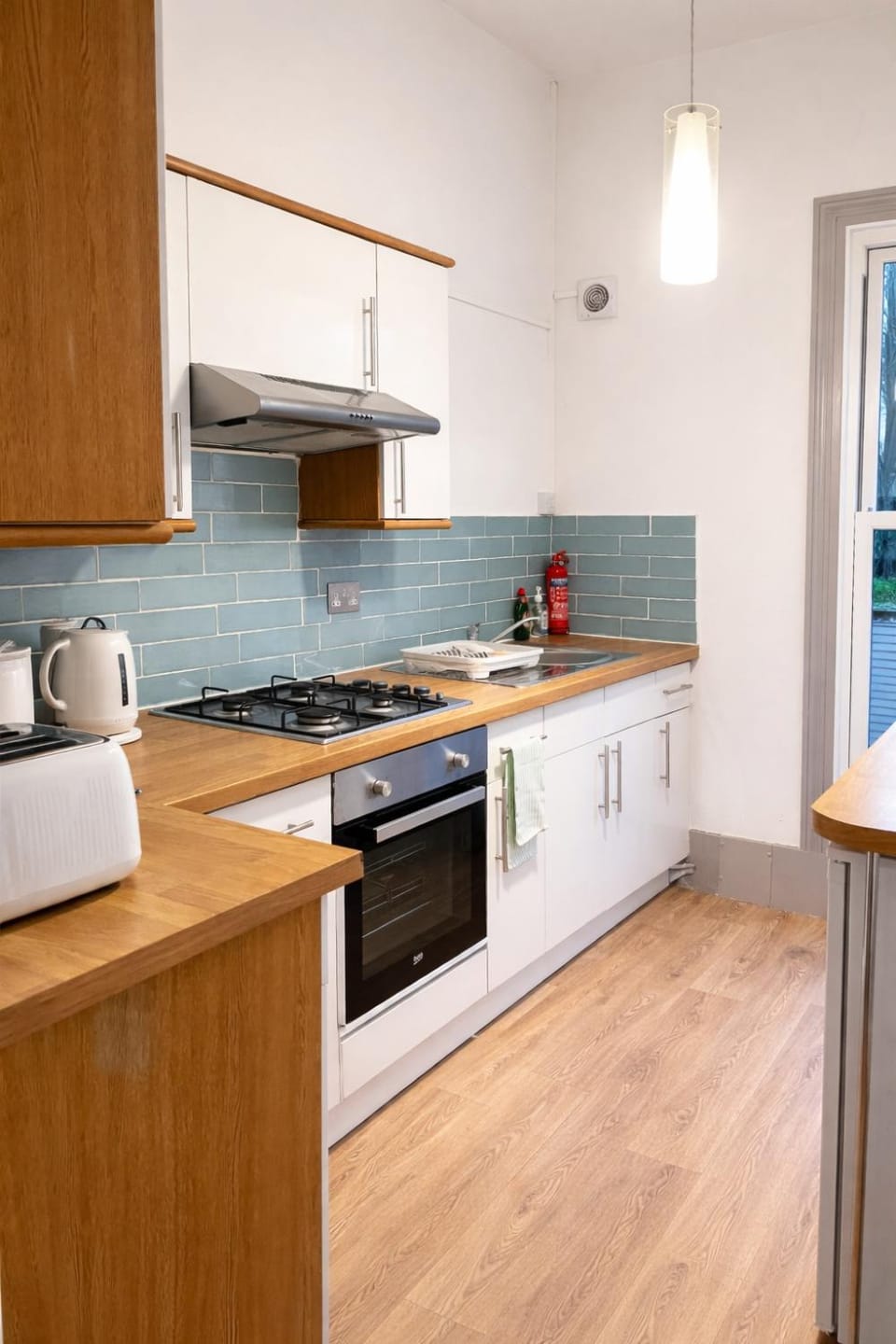 Coffee/tea facilities, Kitchen or kitchenette, stove, toaster, kitchen