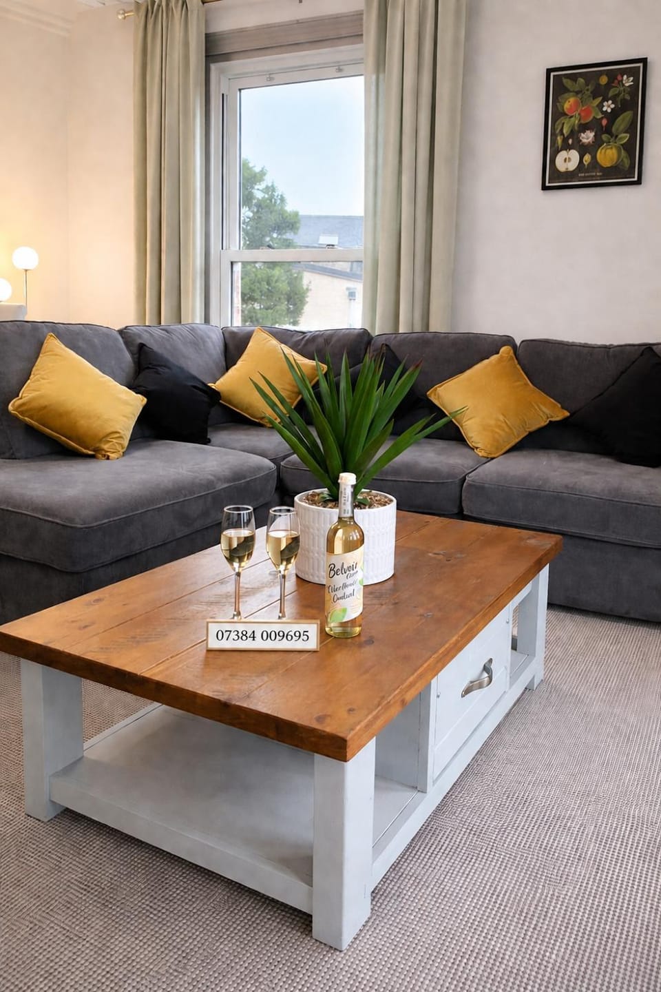 Coffee/tea facilities, Living room, Seating area, towels, towels