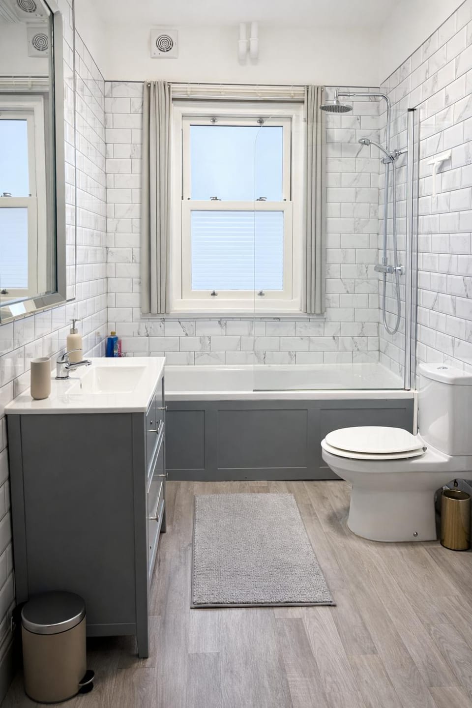 Shower, Toilet, Bathroom, Bath, towels, towels