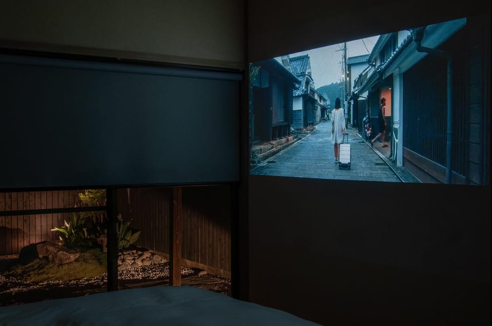 Night, TV and multimedia, Evening entertainment, Bedroom