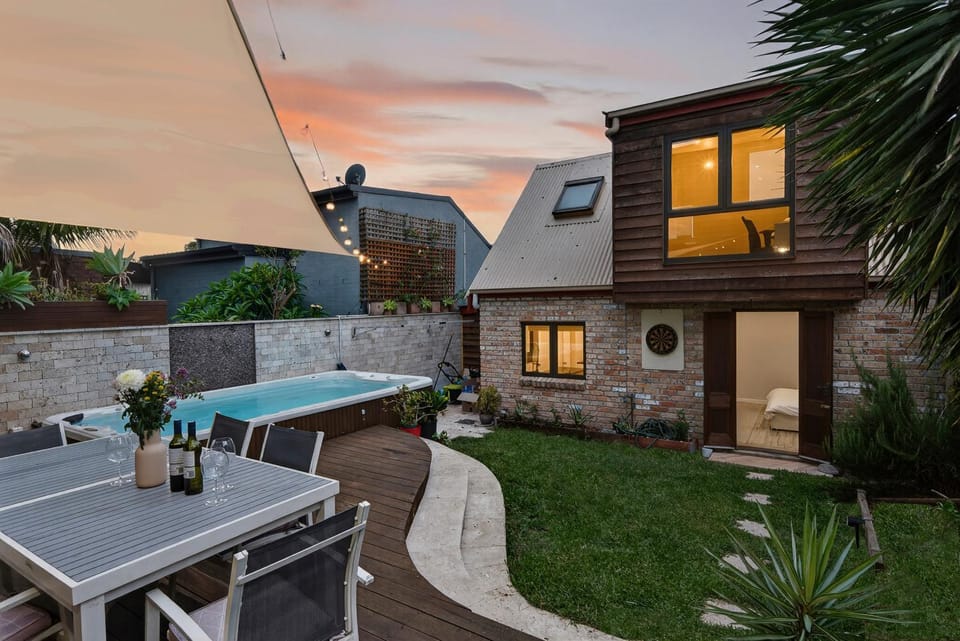 Patio, Garden, Garden view, Pool view, Swimming pool, sunbed