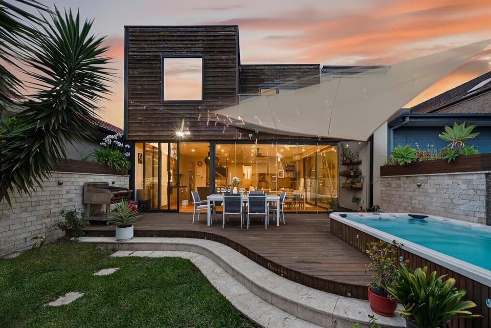 Property building, Swimming pool
