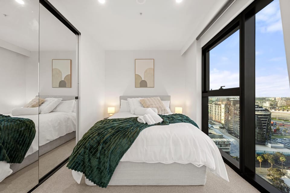Bed, Photo of the whole room, Bedroom, City view
