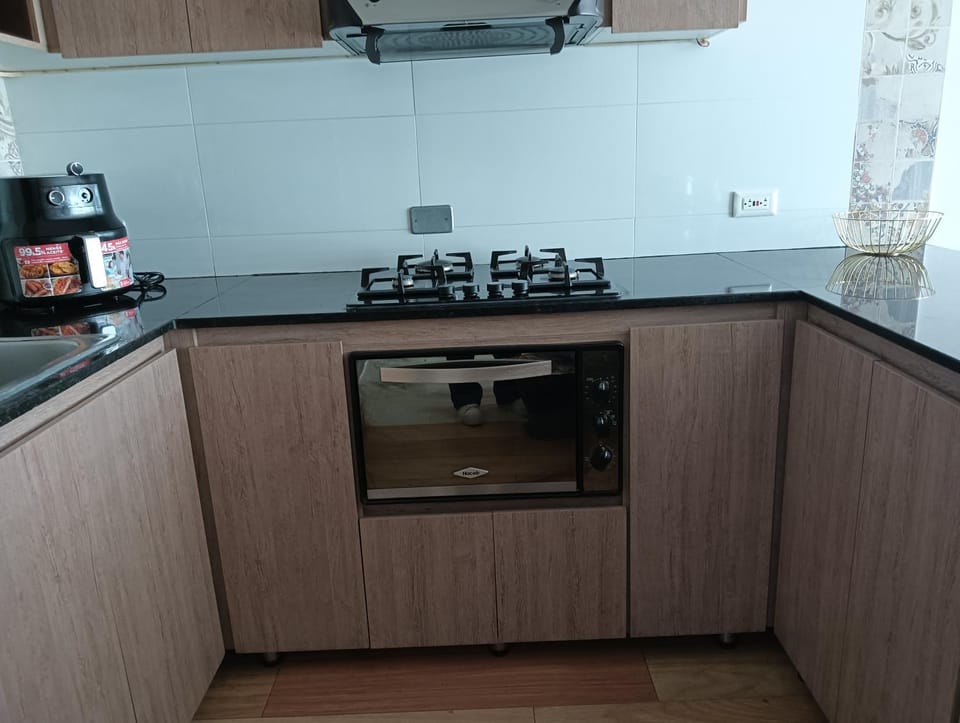 Hermosa habitación en la zona T de la ciudad con acceso a baño privado ,cocina, sala y comedor Vacation rental in Pasto
