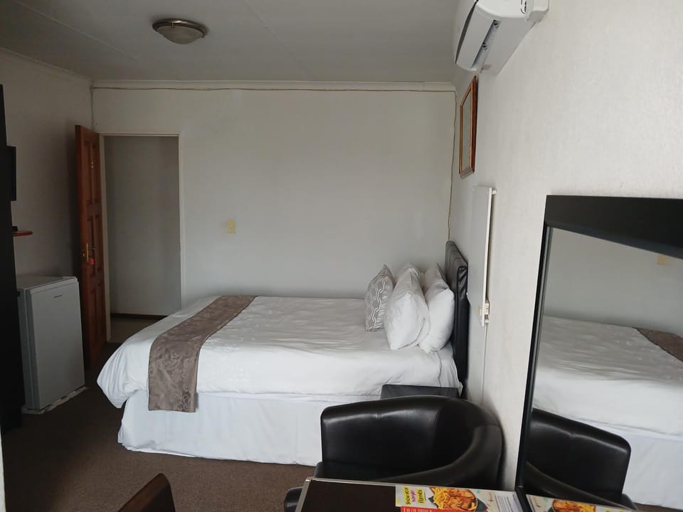 Moshitametsi Guesthouse Bed and Breakfast in Gauteng