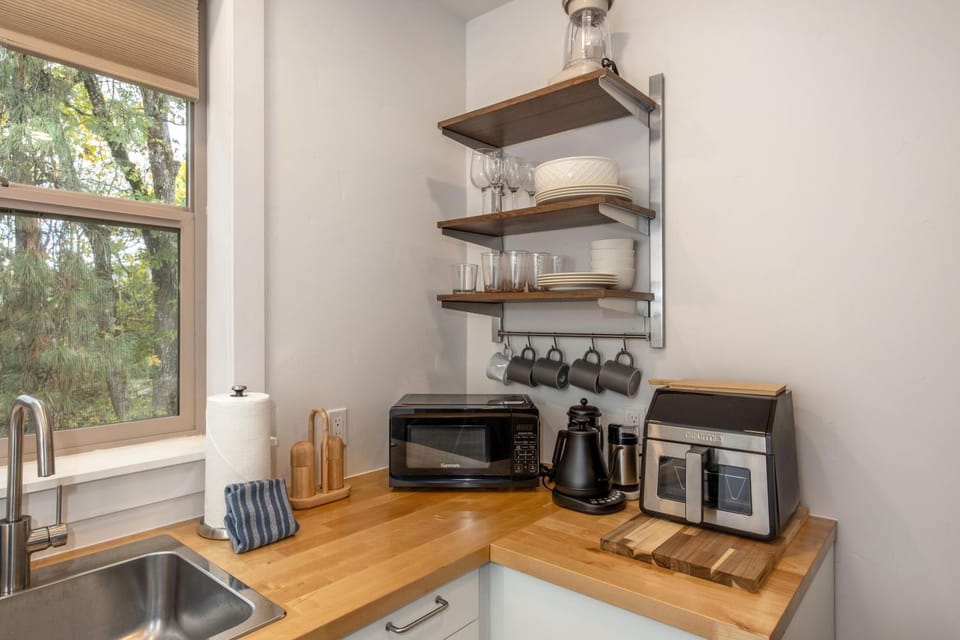 Evergreen Retreat B 30 Night Minimum Apartment in White Salmon