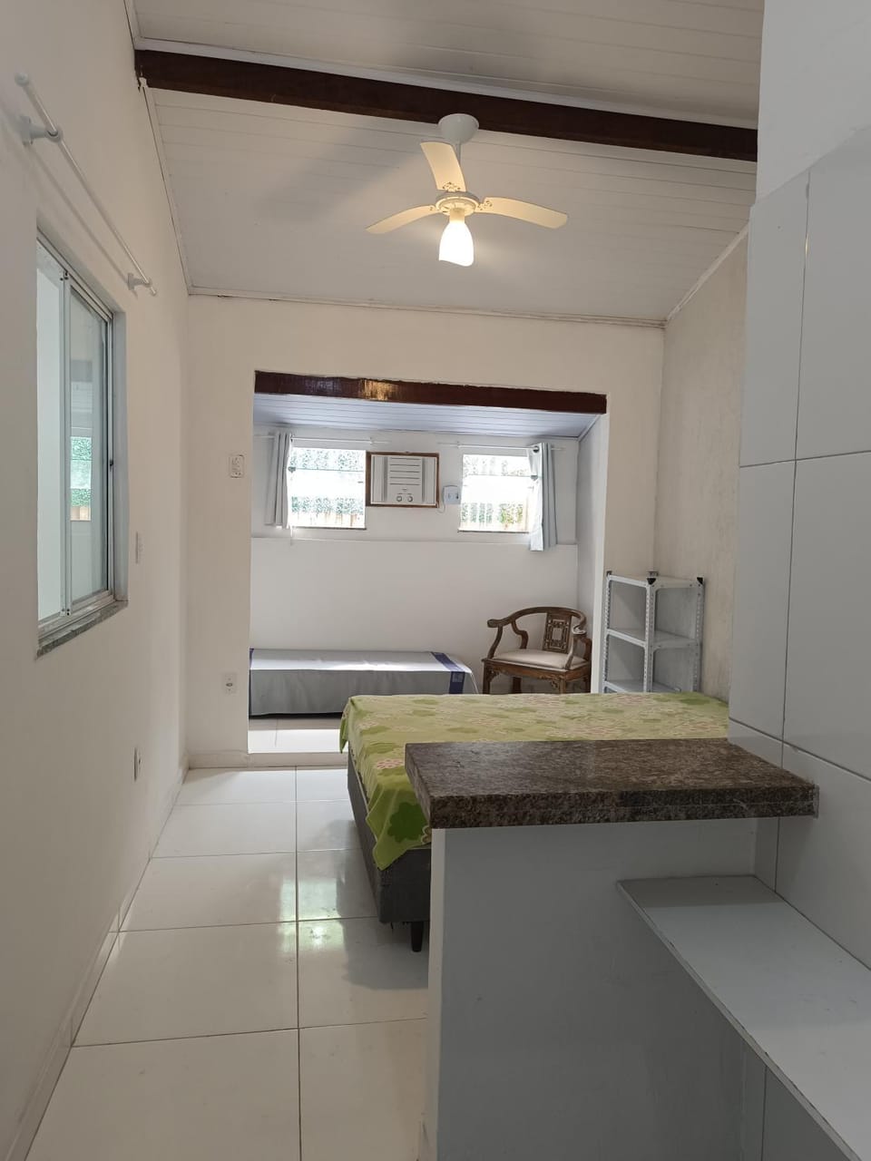 Casa inteira para 5 pessoas WSL, 2 quartos, suite ar, 2 banheiros, home office, estacionamento, próx praia Itaúna House in Saquarema