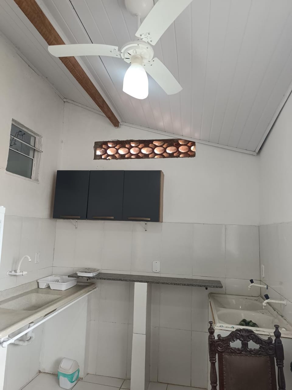Casa inteira para 5 pessoas WSL, 2 quartos, suite ar, 2 banheiros, home office, estacionamento, próx praia Itaúna House in Saquarema