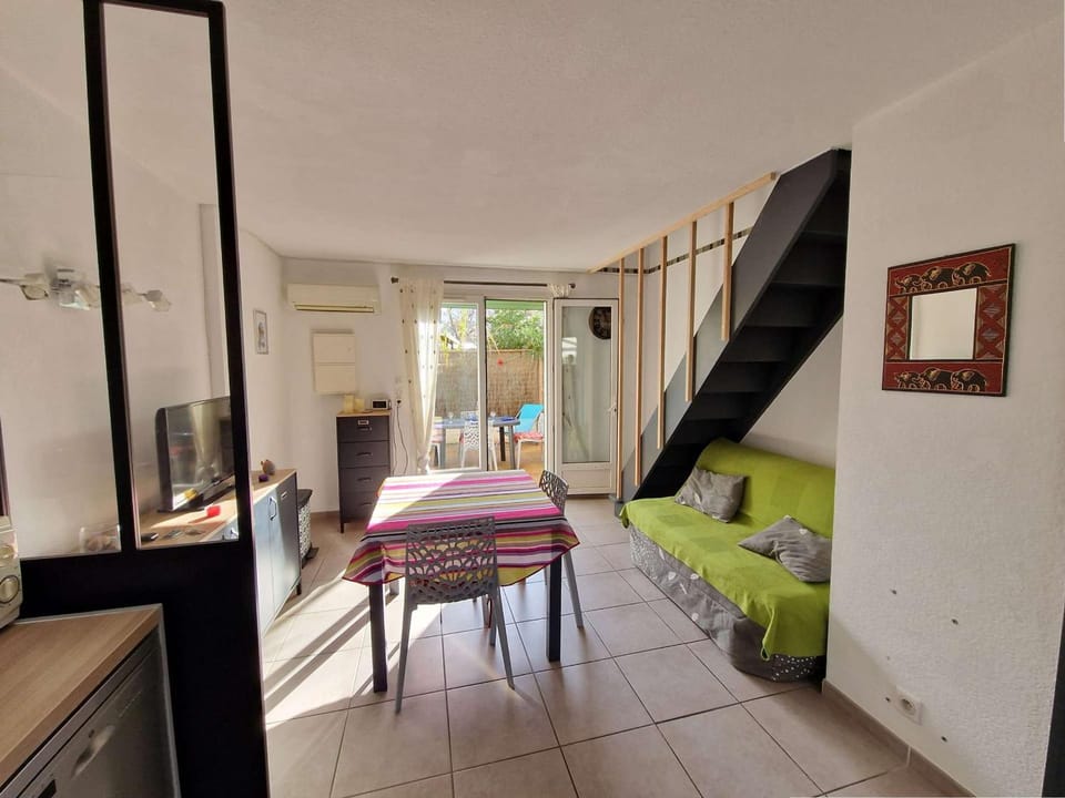 Escapade côtière avec terrasse et confort - FR-1-387-216 House in Marseillan