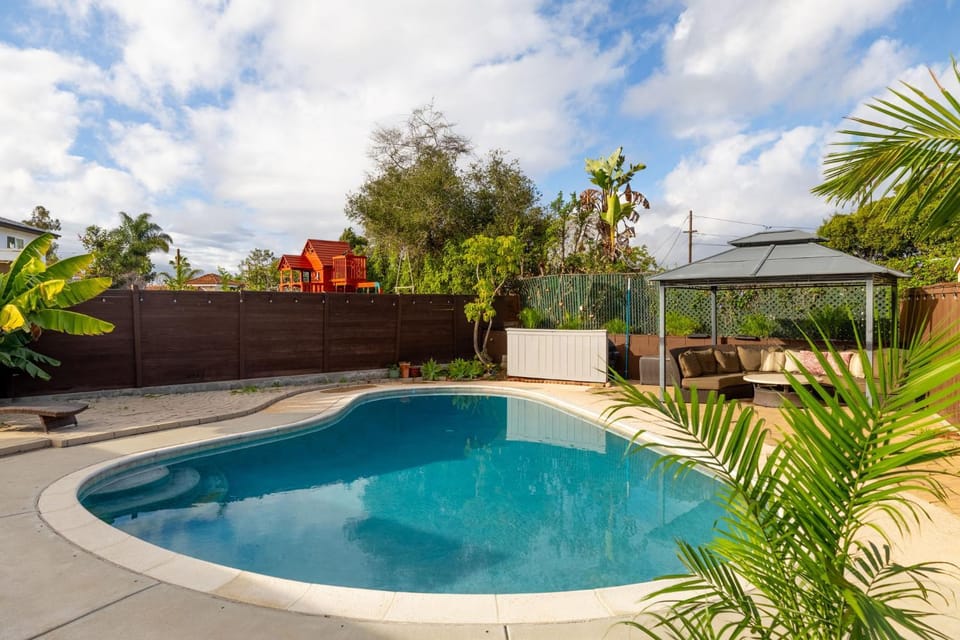 Pool view, Swimming pool