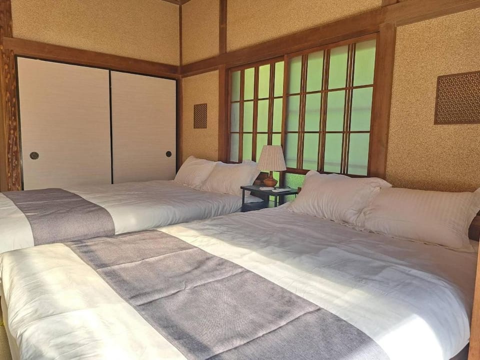 不入斗-横須賀の大型一棟貸し-最大25人-家族団体向け Apartment in Yokosuka