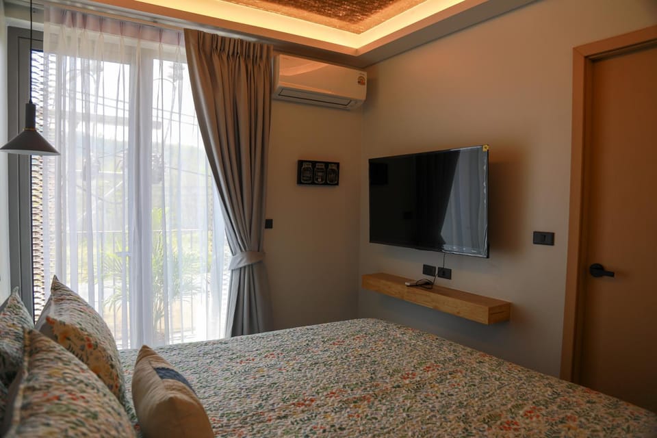 Bed, Photo of the whole room