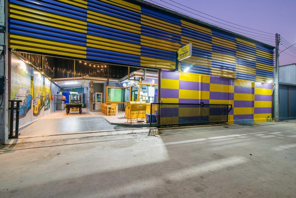 บ้านพักชะอำ ณิสราพูลวิลล่า Bed and Breakfast in Thailand