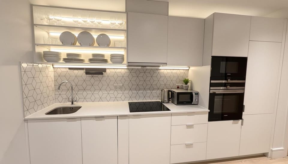 Coffee/tea facilities, Kitchen or kitchenette, dishwasher, oven, stove, toaster
